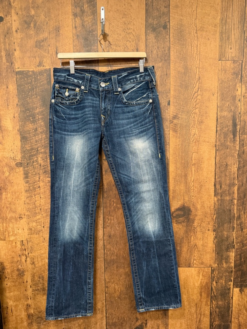 True religion mens medium wash denim jeans size 30x33 EUC